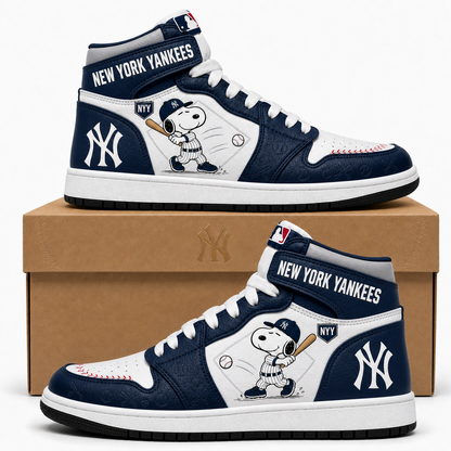 New York Yankees Snoopy Baseball Fan 3-Piece Set – Hoodie — Sweatpants & High-Top Sneakers - Custom Fan Apparel Image 7