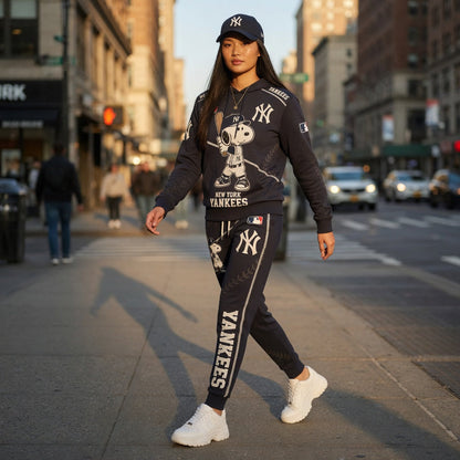 New York Yankees Snoopy Baseball Fan 3-Piece Set – Hoodie — Sweatpants & High-Top Sneakers