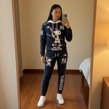 New York Yankees Snoopy Baseball Fan 3-Piece Set – Hoodie — Sweatpants & High-Top Sneakers